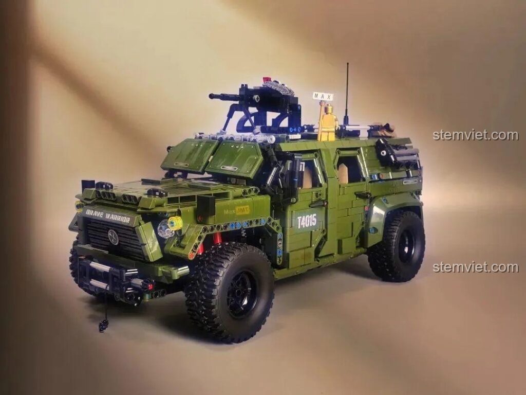 Mô hình Xe Jeep Quân Sự Mạnh Mẽ Taigaole T4015 đã hoàn thiện, màu xanh quân đội mạnh mẽ, sẵn sàng cho mọi thử thách.