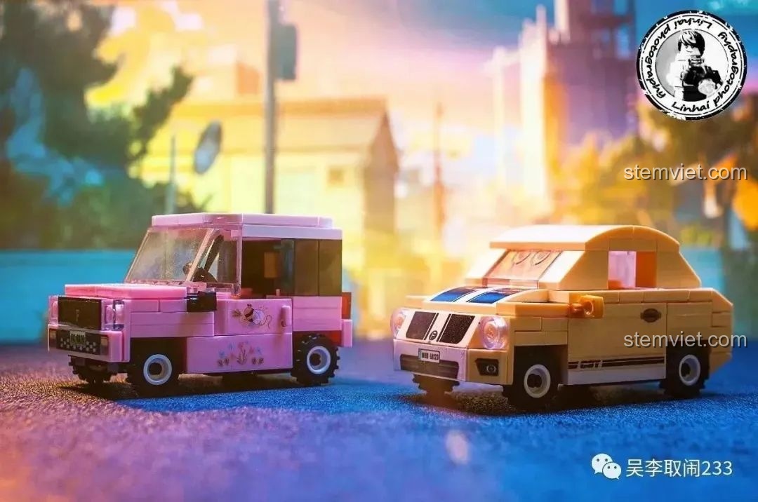 Hai mô hình xe Jeep Wrangler và G63 Forange FC8279 trên bãi biển.