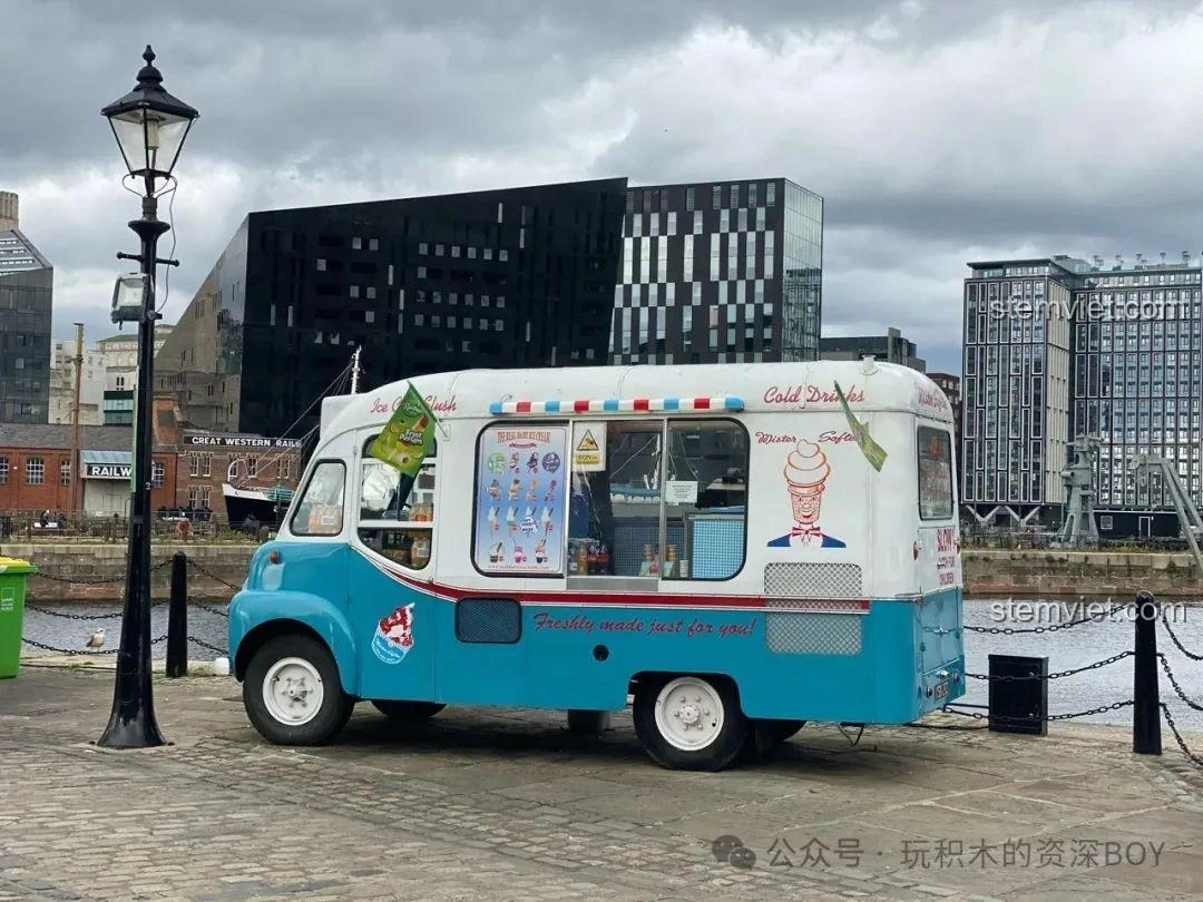 Hình ảnh xe kem cổ điển ngoài đời thực, gợi cảm hứng cho bộ lắp ghép Xe Kem Đường Phố SEMBO 601300.