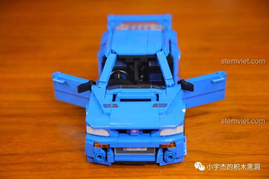 Một mô hình xe lắp ráp Jia Zhi màu xanh dương khác, đa dạng mẫu mã.