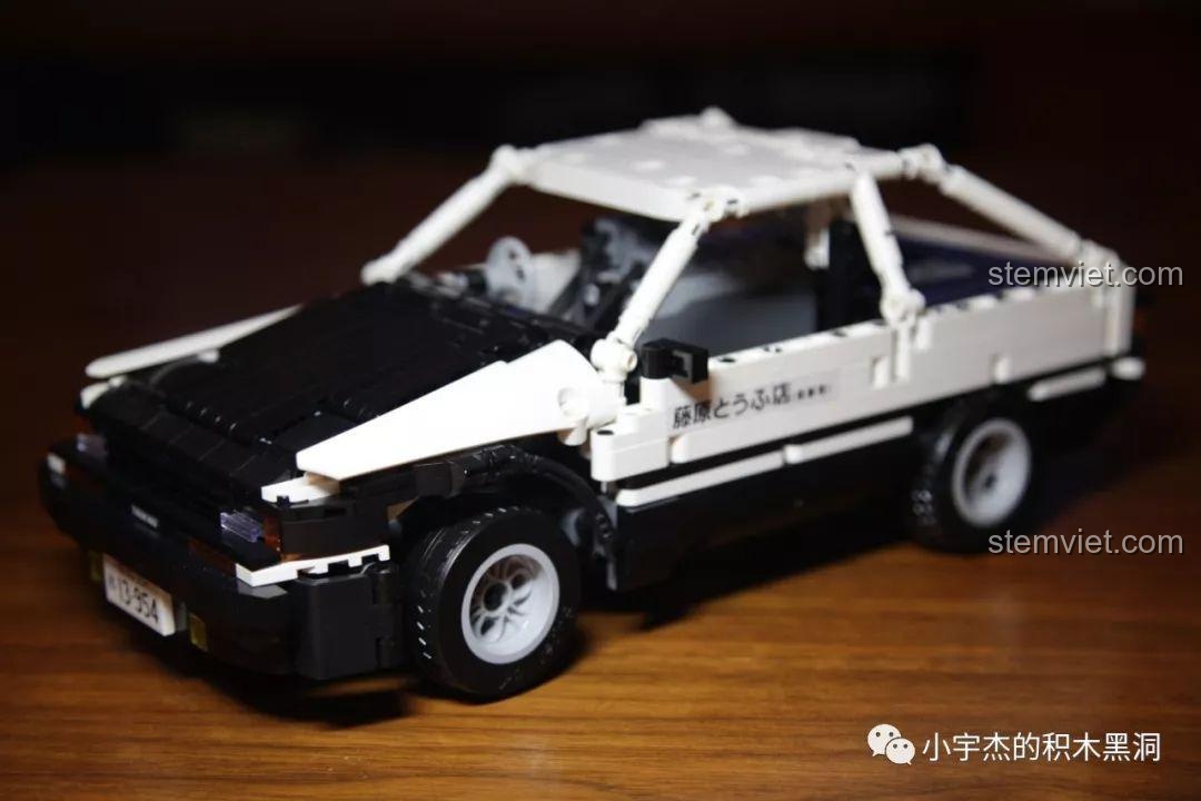 Mô hình Super 18K K-81 Toyota AE86 hoàn chỉnh nhìn từ góc chính diện.