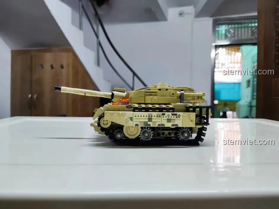 Xe tăng Merkava WISE BLOCK HA389123 đã lắp ráp hoàn chỉnh nhìn từ bên hông.