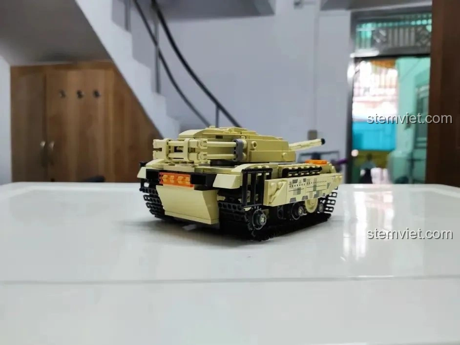 Xe tăng Merkava WISE BLOCK HA389123 đã lắp ráp hoàn chỉnh nhìn từ phía sau.