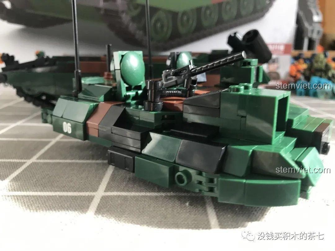 Mô hình xe tăng chủ lực Leclerc 0102 JiaZhi hoàn chỉnh với nòng pháo dài và anten.