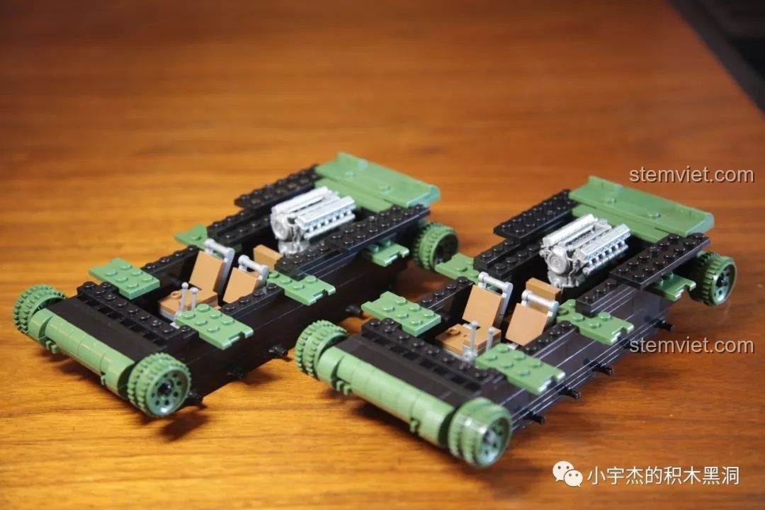 Khung gầm xe tăng M4A1 100081 đang được lắp ráp, với vị trí động cơ và khoang lái rõ ràng.