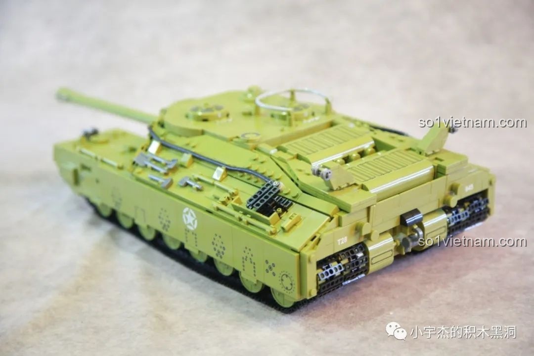 Mô hình xe tăng T28 Panlos Brick 628010 hoàn chỉnh, nhìn từ góc chéo phía sau.