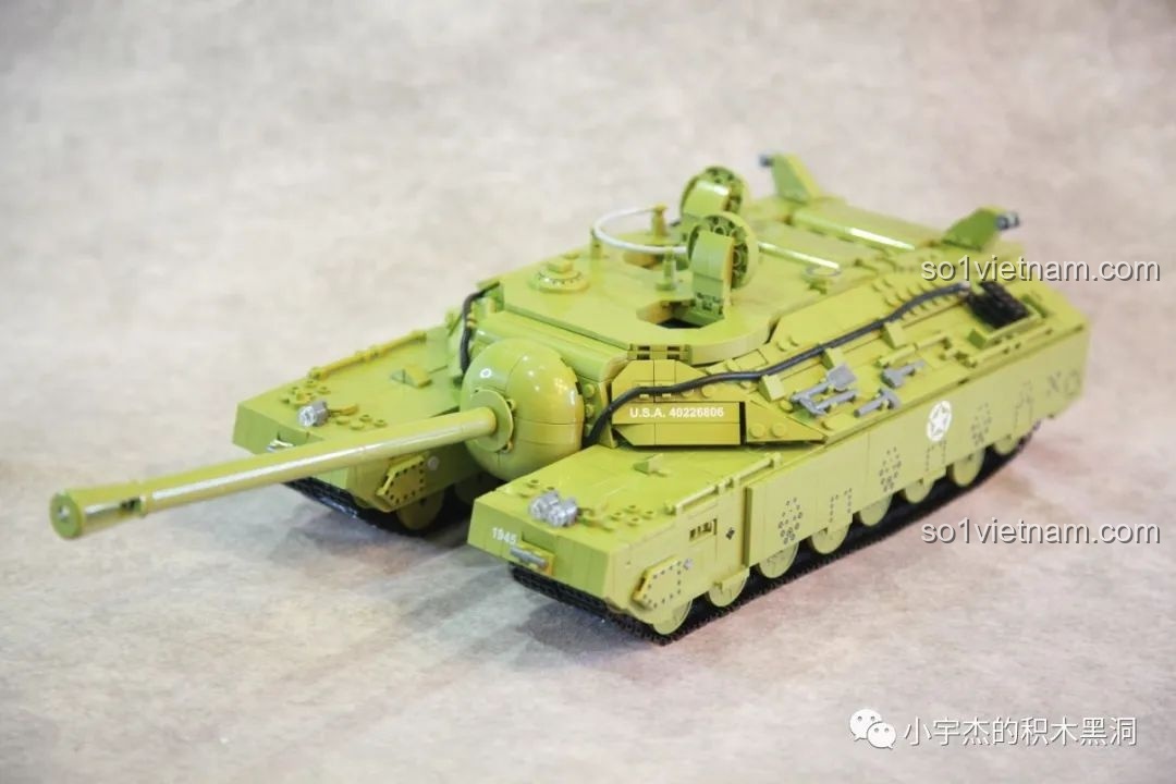 Mô hình xe tăng T28 Panlos Brick 628010 hoàn chỉnh, nhìn từ góc cao phía trước.