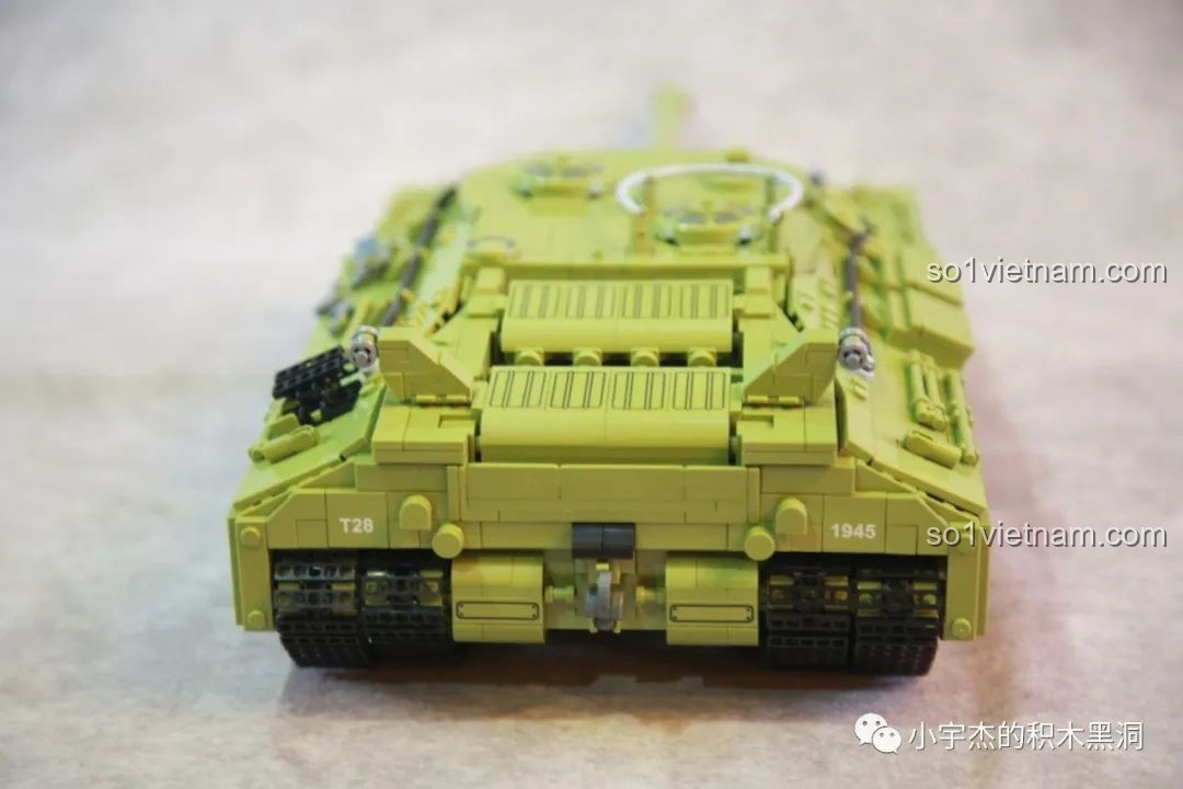 Mô hình xe tăng T28 Panlos Brick 628010 hoàn chỉnh, nhìn thẳng từ phía sau.