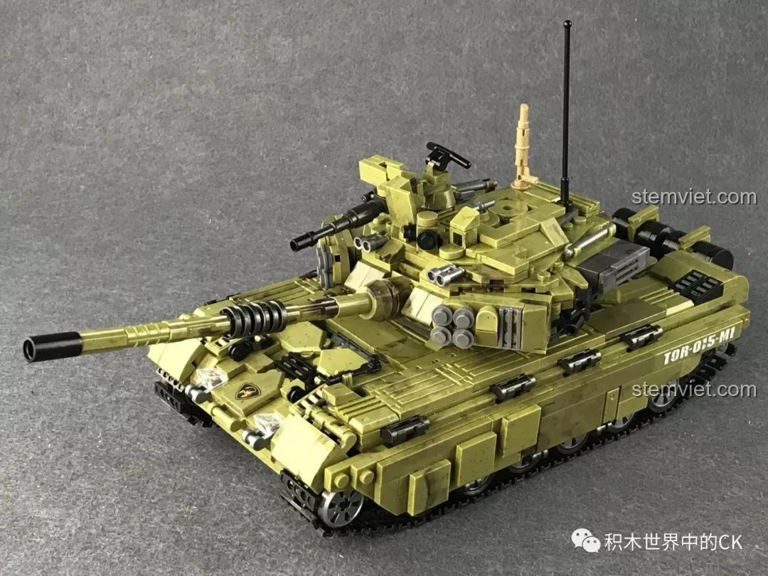 Mô hình xe tăng Thiên Hổ Scorpio Tiger XB-06015 của Xingbao đã hoàn thành, nhìn từ góc 3/4 phía trước.