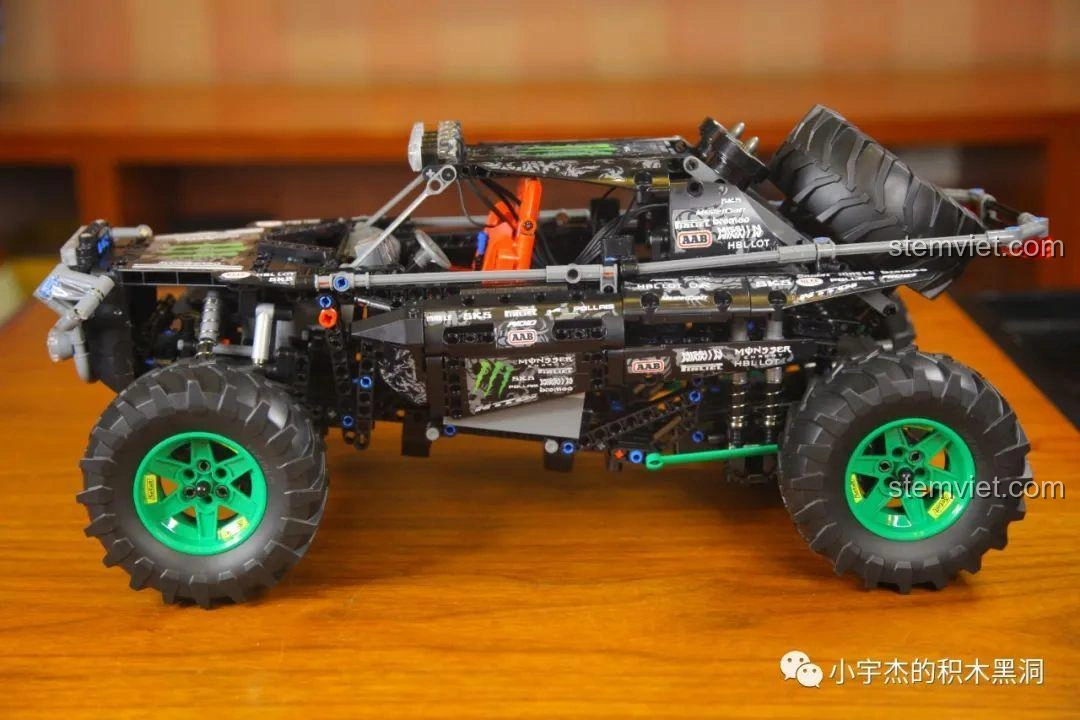 Mô hình xe thể thao lắp ráp màu trắng, một lựa chọn thanh lịch nhưng vẫn đầy cá tính.