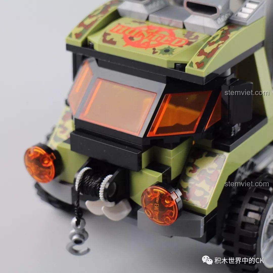 Xe truy bắt gấu trong bộ đồ chơi Cảnh sát Qman 1923 (mặt trước - chi tiết tời)