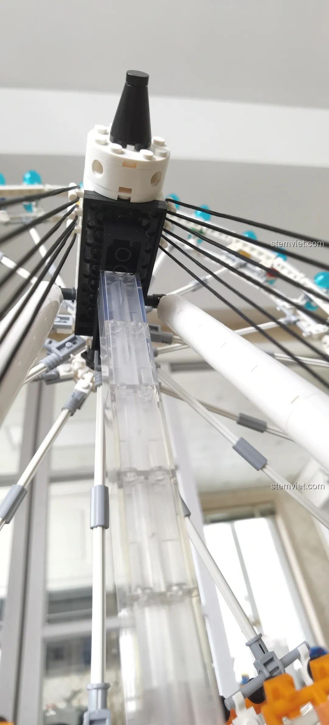 Tổng thể mô hình London Eye WANGE 6215 đã hoàn thành, nhìn rất đẹp mắt và ấn tượng.