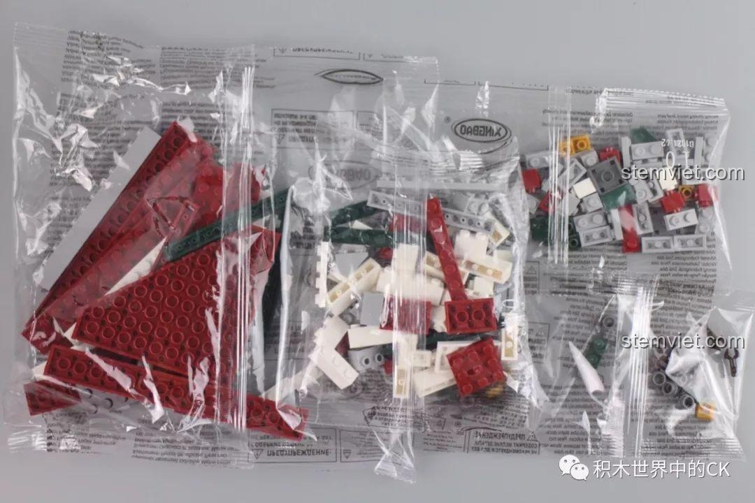 Các túi chi tiết được đánh số 11, chứa các mảnh ghép màu xanh lá và vàng để lợp mái.