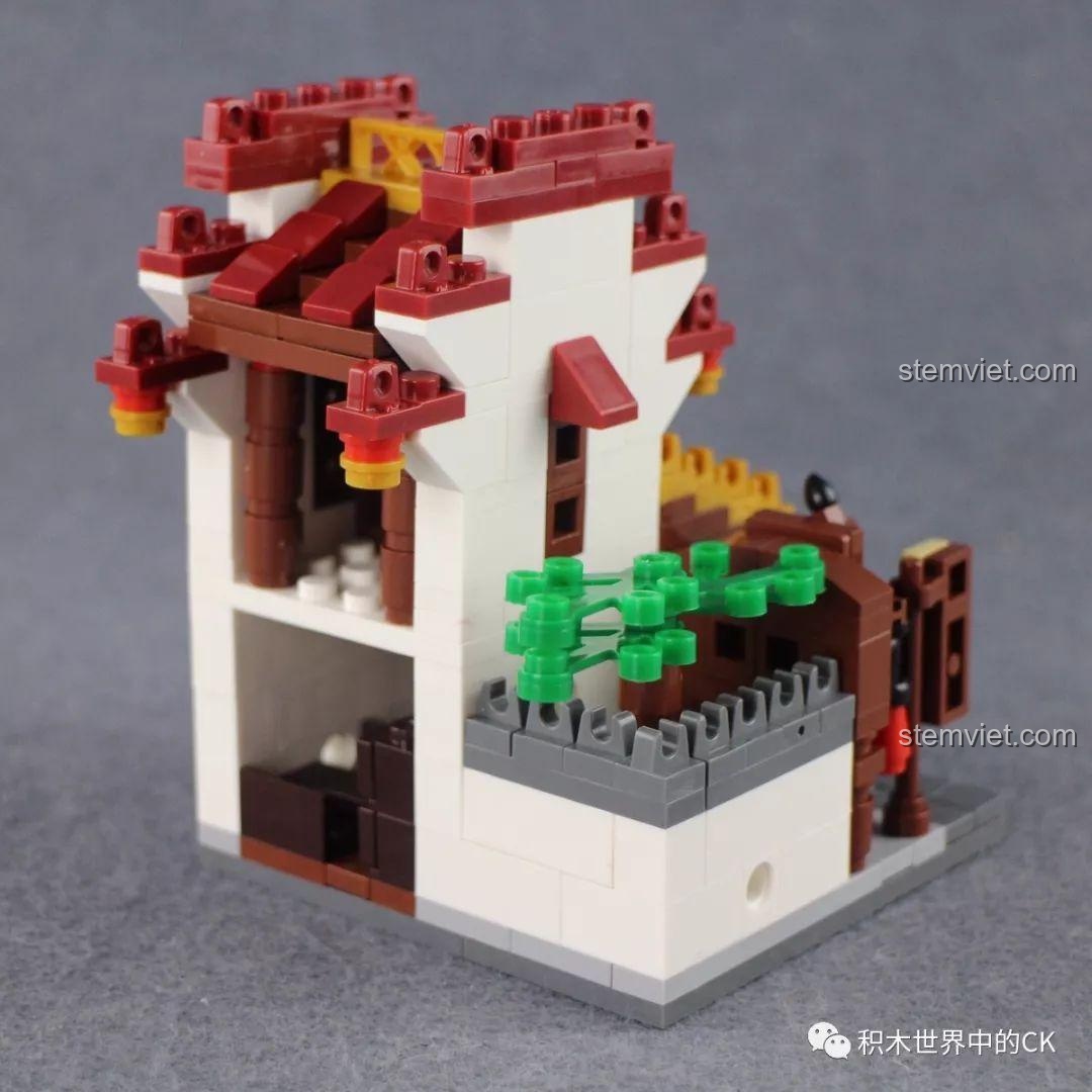 Góc nhìn phía sau bên phải của mô hình Thư Viện, cho thấy cấu trúc phức tạp và các chi tiết ẩn của bộ lắp ghép Xingbao XB-01102.