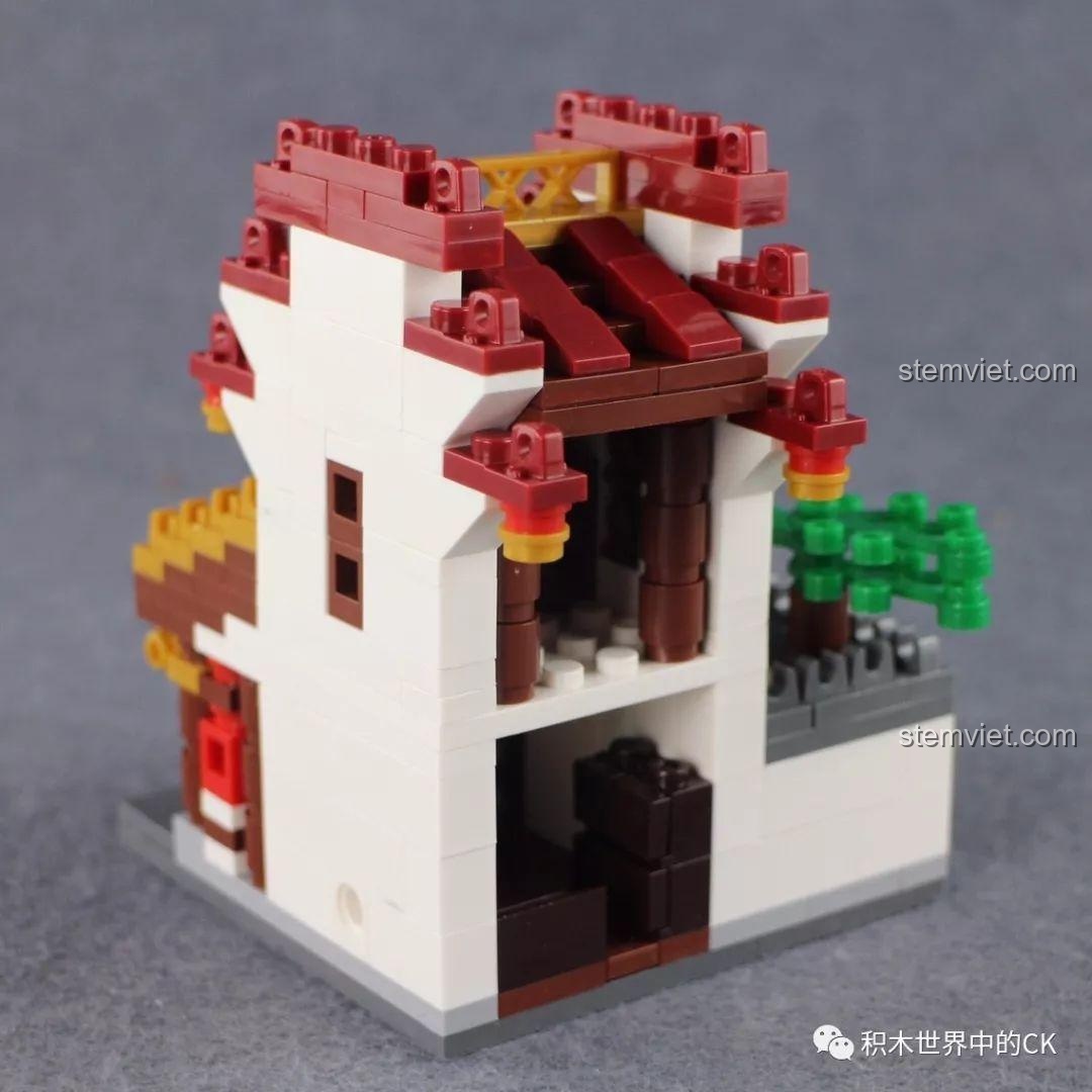 Mặt sau của mô hình Thư Viện, đồ chơi mô hình Mô Hình Phố Cổ Xingbao XB-01102C, với các chi tiết cửa sổ và tường.