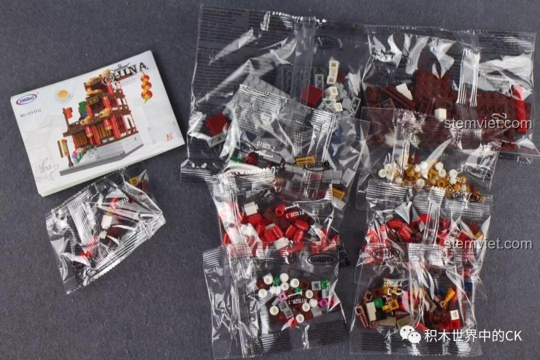 Các túi mảnh ghép của mô hình Tiệm Vải từ đồ chơi mô hình Mô Hình Phố Cổ Xingbao XB-01102C, sẵn sàng cho trải nghiệm lắp ráp.