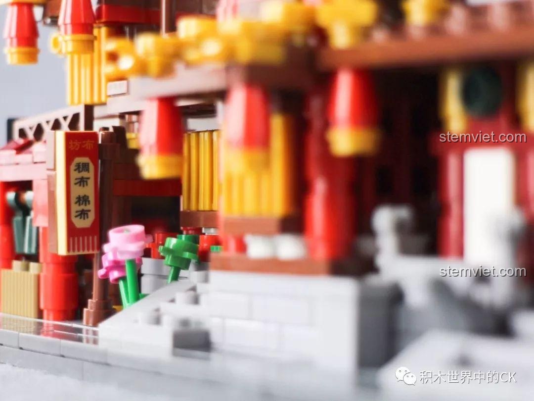 Cận cảnh Vọng Giang Lâu, đồ chơi lắp ráp Bộ Lắp Ráp Kiến Trúc Trung Hoa Xingbao XB-01102C, thể hiện các chi tiết chạm khắc tinh xảo.