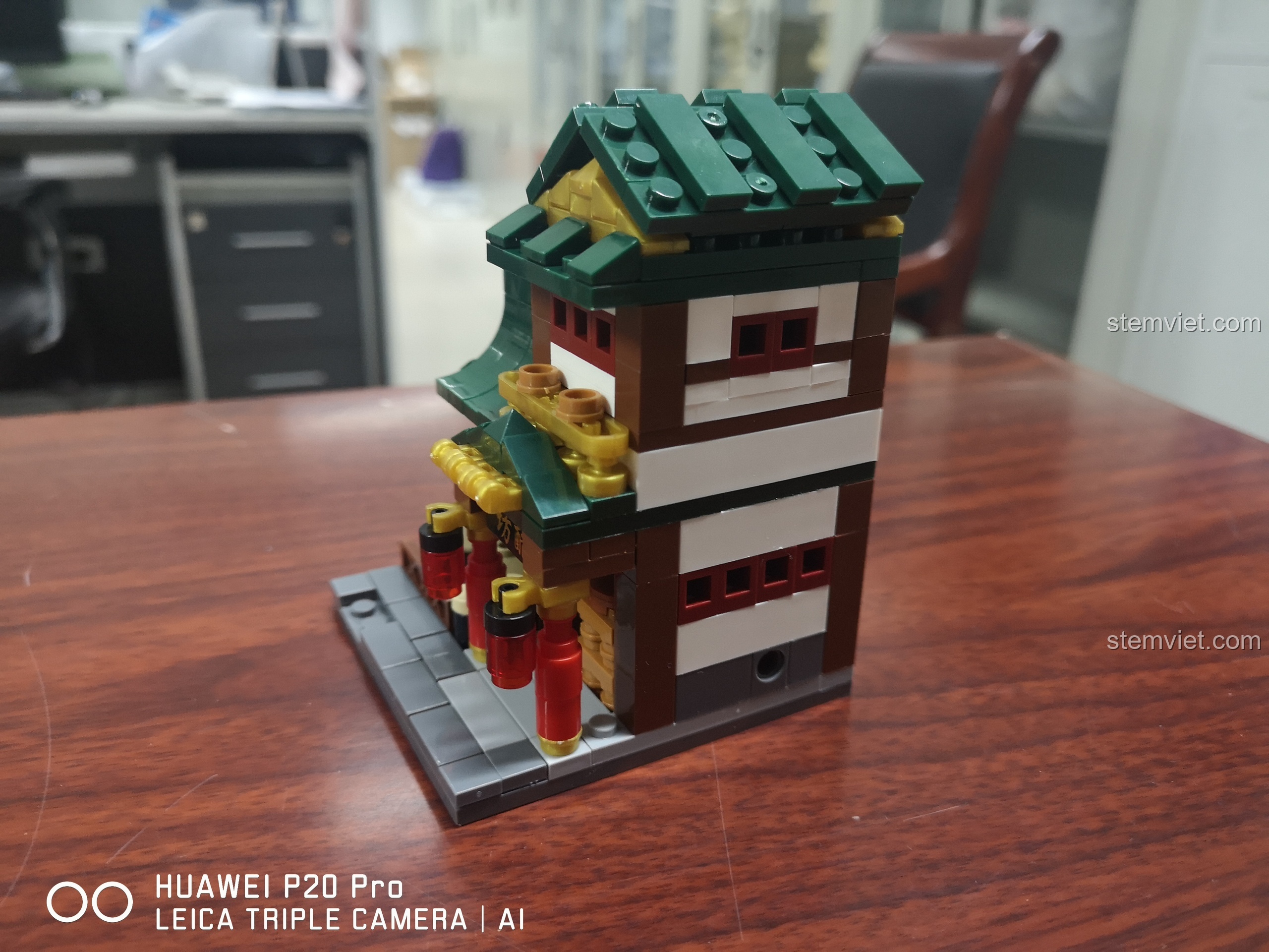 Đồ chơi xây dựng Cối Xay Gió Phố Trung Hoa 01103A, mô hình kiến trúc tinh xảo, rèn luyện tư duy logic cho bé 8 tuổi.