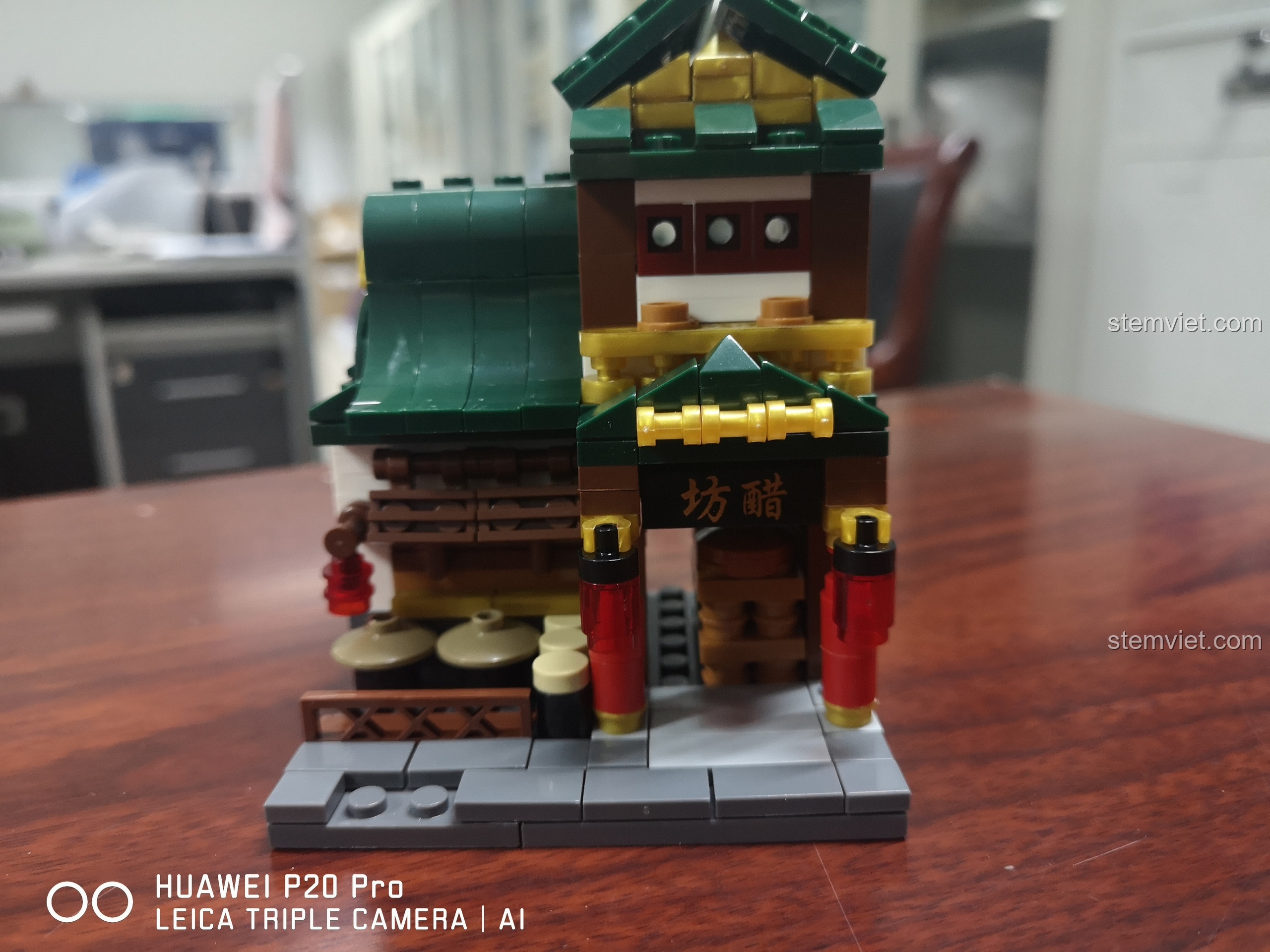 Bộ lắp ghép XINGBAO 1103A Cối Xay Gió Phố Trung Hoa, đồ chơi mô hình kiến trúc cổ điển, quà tặng ý nghĩa cho trẻ.