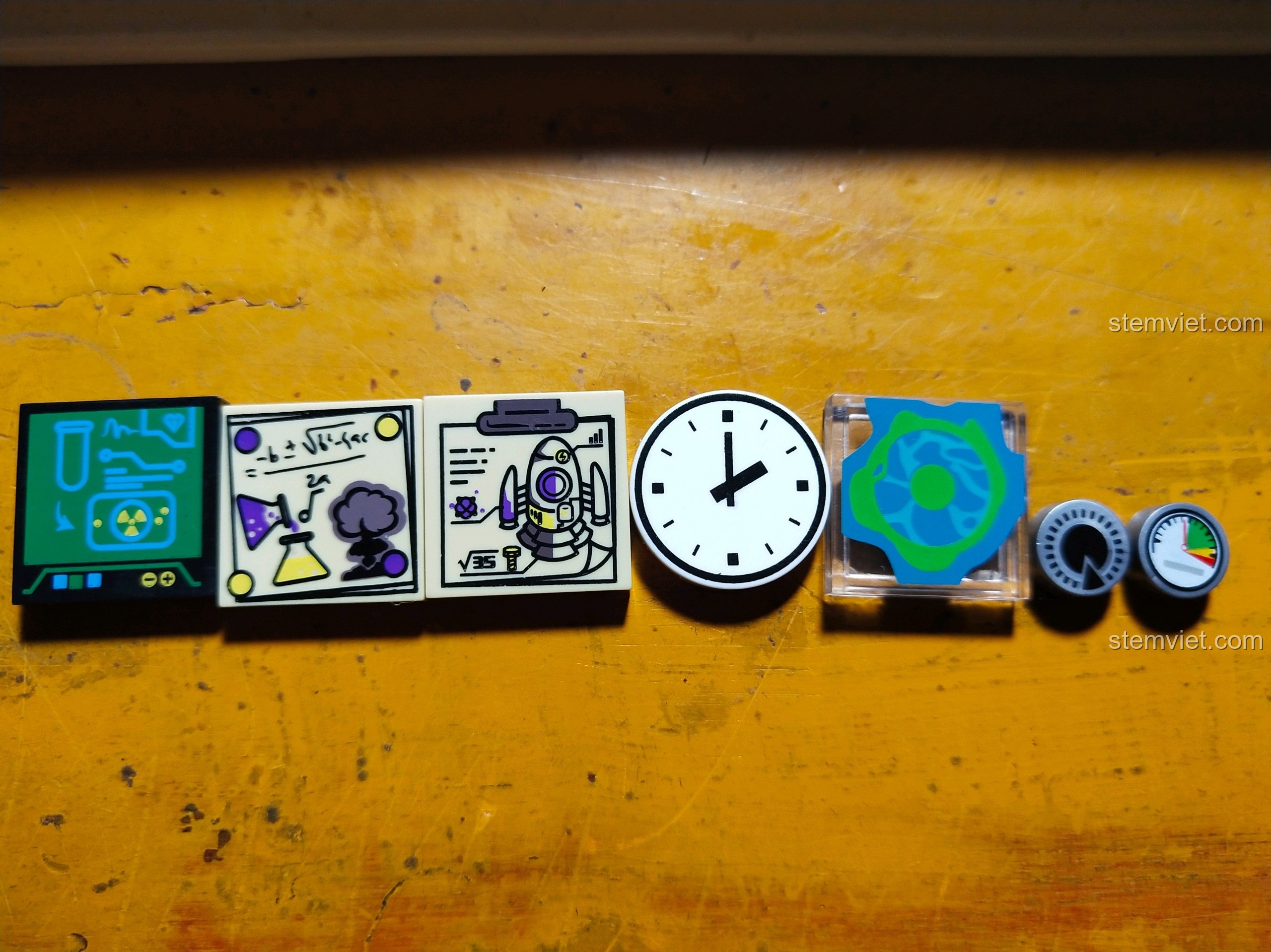 Các mảnh ghép in họa tiết độc đáo của bộ XINGBAO XB-01402-B, không cần dán sticker. Bộ đồ chơi chất lượng cao cho bé 6 tuổi.