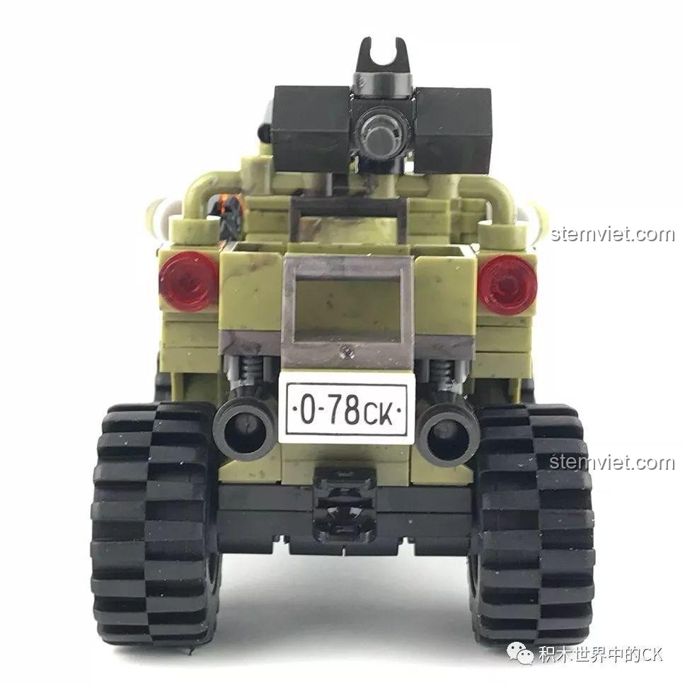 Xe Cát Quân Đội Xingbao XB-06010, nhìn từ bên hông, chi tiết bánh xe và thân xe