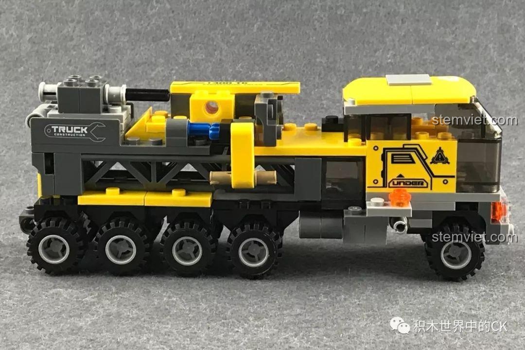 Góc nhìn cận cảnh cabin xe tải Xingbao XB-13002, thể hiện sự tinh xảo trong thiết kế.