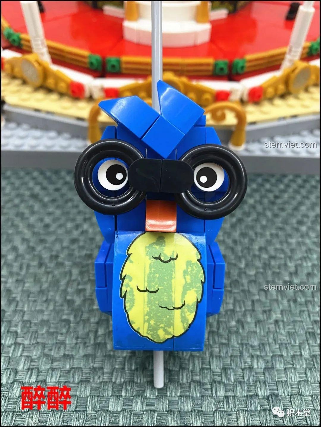 Mô hình Vòng Quay Ngựa Gỗ Giấc Mơ Cổ Tích Andersen XINGBAO XB-30001 đã lắp ráp phần thân chính, thể hiện sự hoành tráng và chi tiết của bộ đồ chơi.