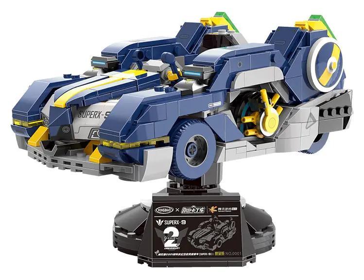 Ảnh chụp bộ lắp ghép Xe đua Cotton Candy SuperX-9 mã XB-66001 của Xingbao trên đế trưng bày. Món đồ chơi mô hình hấp dẫn cho bé trai 6 tuổi, giá tốt.