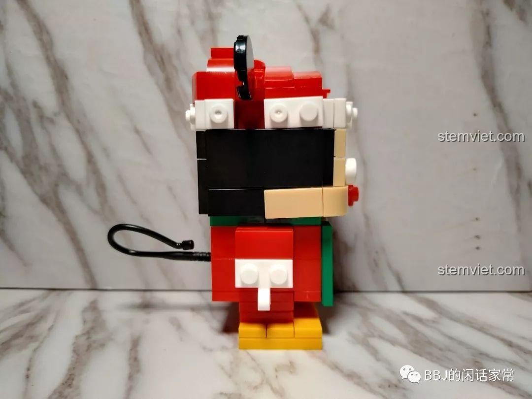 Bộ lắp ghép Chuột Mickey 8914C, đồ chơi mô hình XINH, chi tiết đuôi hình roi độc đáo.