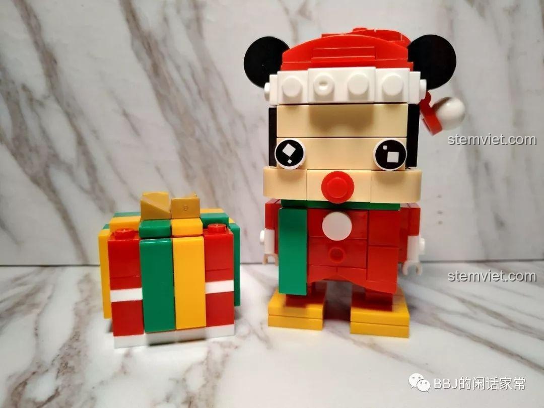 Mô hình BrickHeadz Giáng Sinh XINH, hộp quà đi kèm, chi tiết màu sắc rực rỡ.