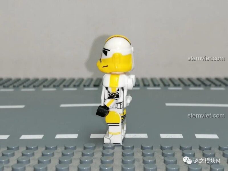 Minifigure chỉ huy 327th Star Corps Bly XINH, màu vàng, in ấn chi tiết cao, phù hợp bé trai 6 tuổi