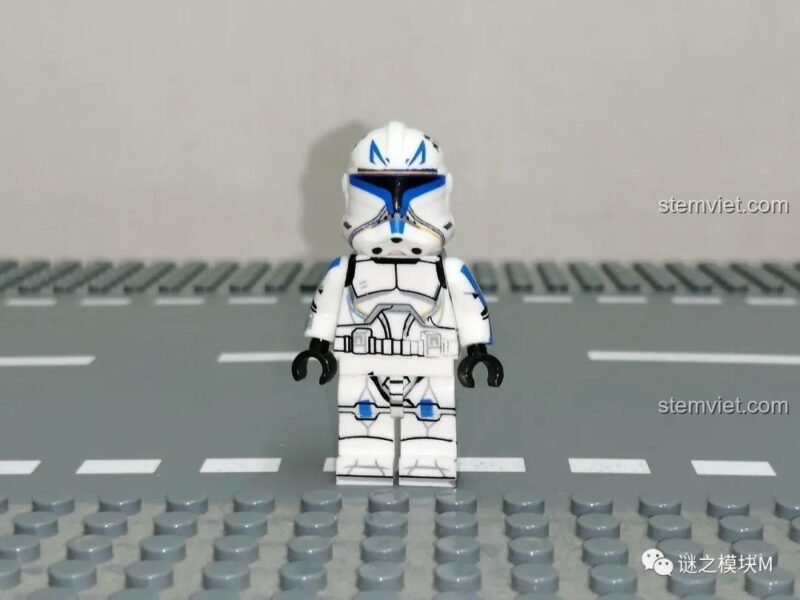 Minifigure đại úy 501st Legion Rex XINH, góc nhìn chính diện, chi tiết in ấn rõ ràng