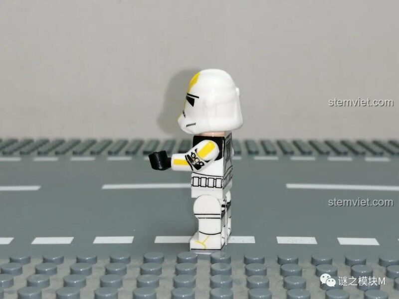 Minifigure lính 327th Attack Battalion XINH, góc nhìn chính diện, chi tiết in ấn rõ ràng