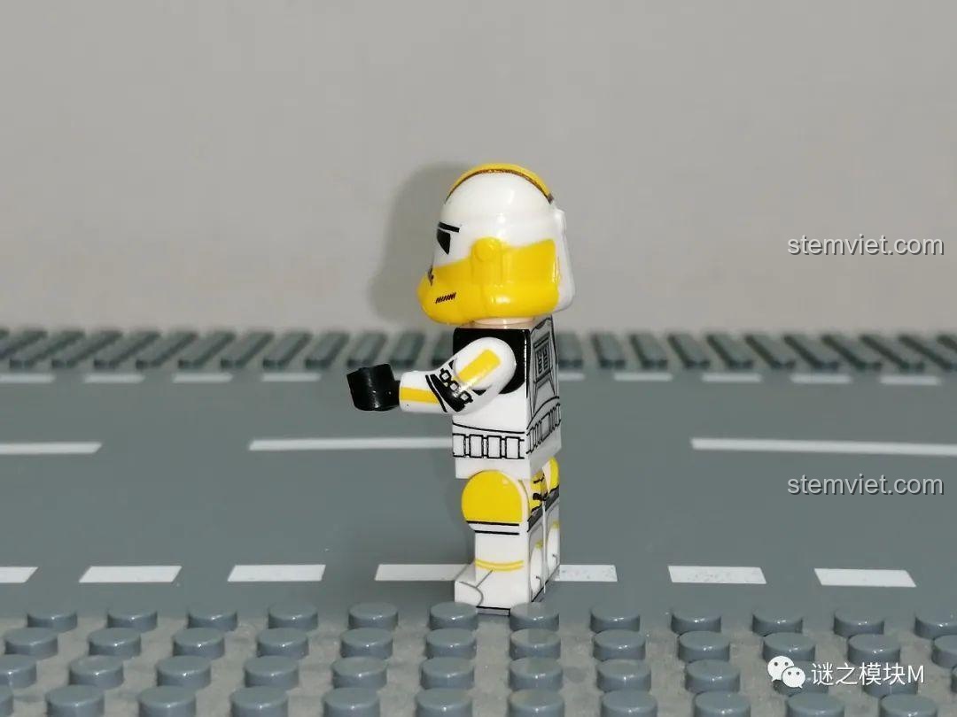 Minifigure Commander Bly với chi tiết in ấn sắc nét, là một trong những Bộ Minifigure Star Wars 0300 chất lượng cao.