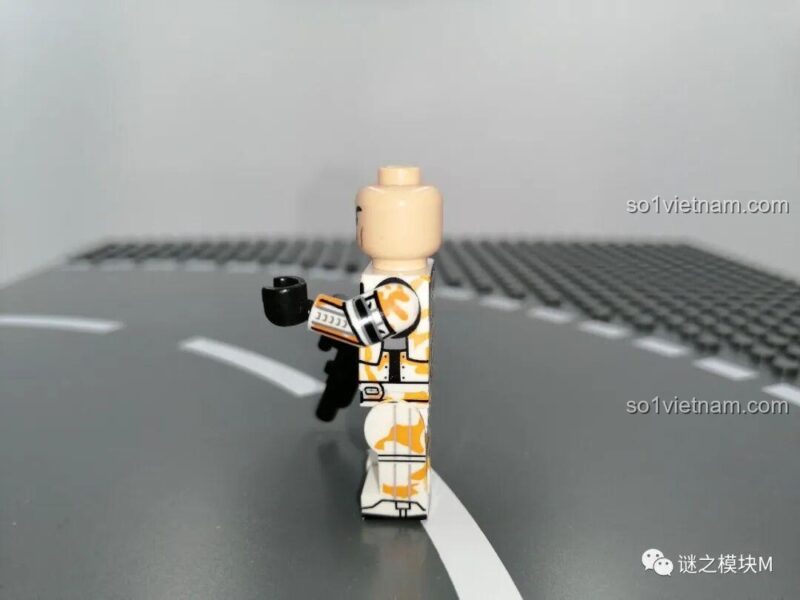 Review nhân vật Sandtrooper Star Wars XINH X0305 (mặt sau)