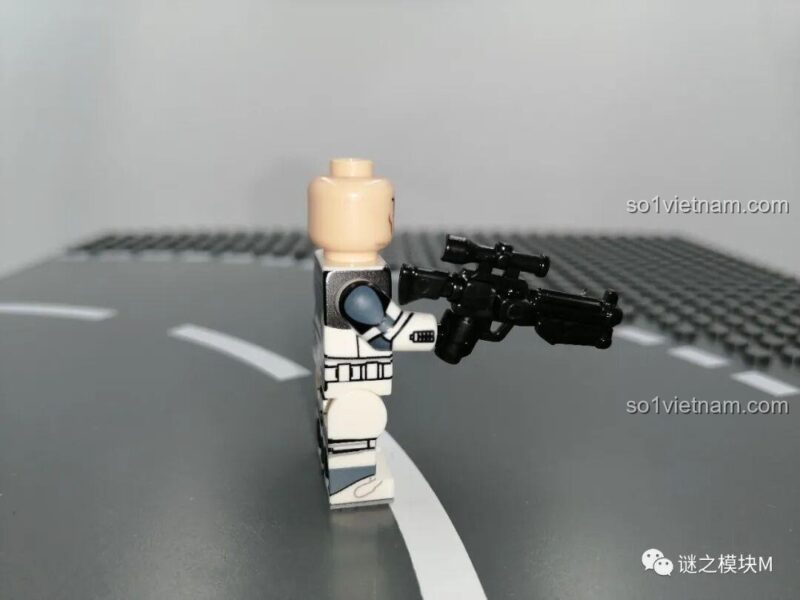 Minifigure Wolfpack Trooper Star Wars XINH X0305 nhìn từ phía sau