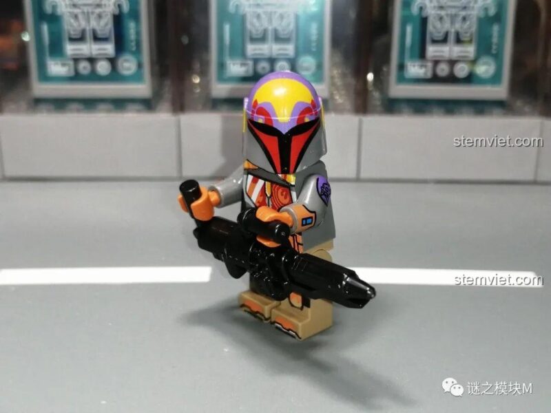 Minifigure Sabine Wren XINH X0307, mặt sau, đồ chơi lắp ghép Nhân vật Star Wars, giá rẻ cho bé trai 8 tuổi.