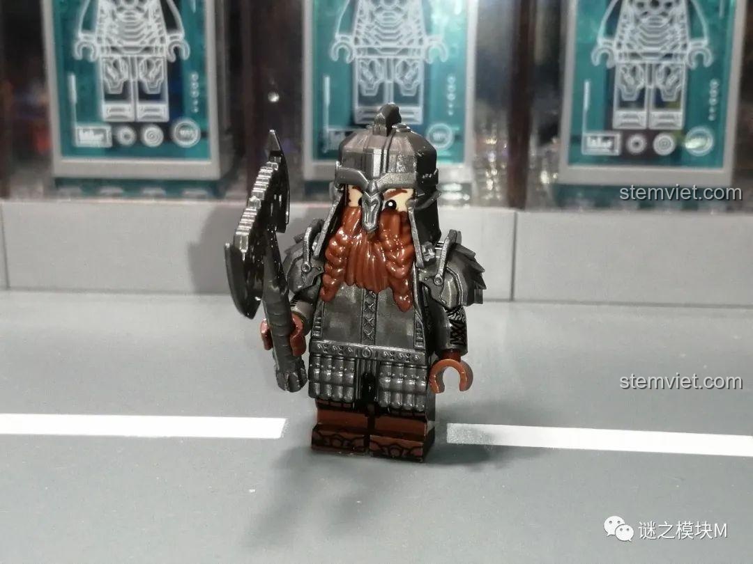 Mặt bên thân in mẫu A của minifigure chiến binh người lùn XINH X0314, thể hiện chi tiết in ấn.