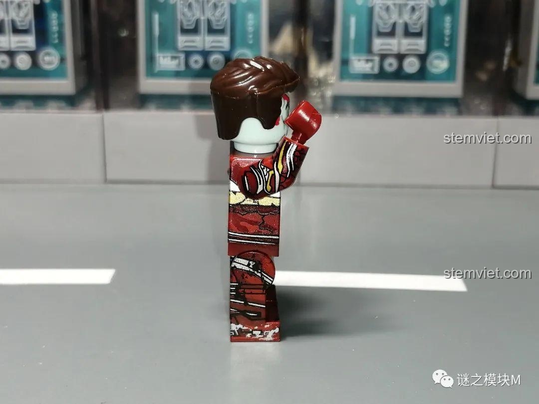 Đồ chơi mô hình Minifigure Marvel Zombie XINH X0325, Iron Man zombie mặt bên