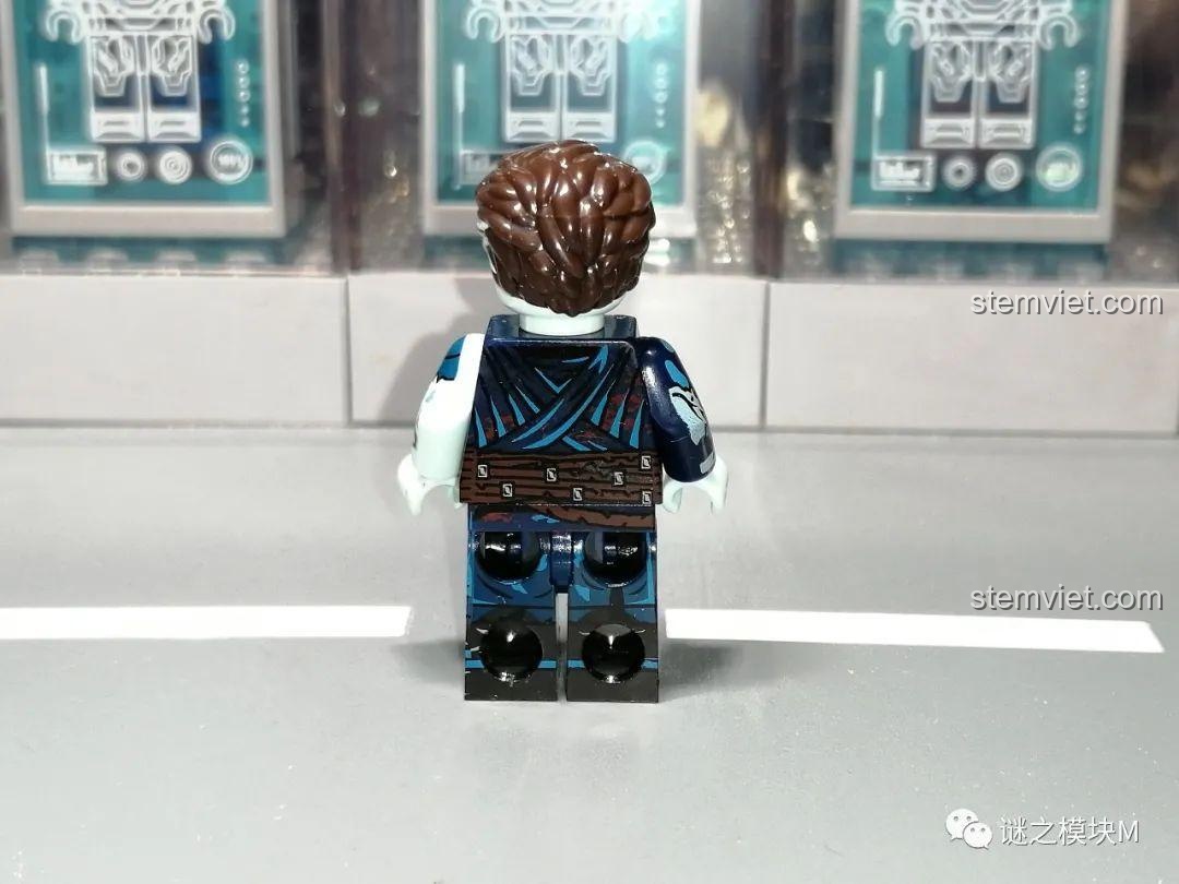 Minifigure Wasp Zombie đội mũ bảo hiểm từ bộ đồ chơi XINH X0325, thiết kế độc đáo, chất lượng cao, phù hợp bé trai 8 tuổi.