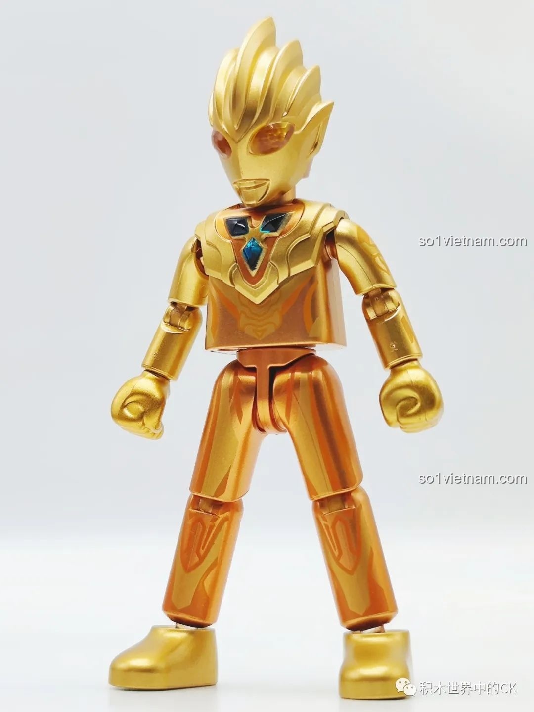 Zero Ultraman trên đế trưng bày trong Bộ Sưu Tập Ultraman 2023.