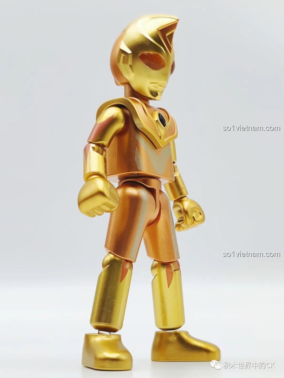 Zero Ultraman Unlimited Form với phụ kiện trong Bộ Sưu Tập Ultraman 2023.