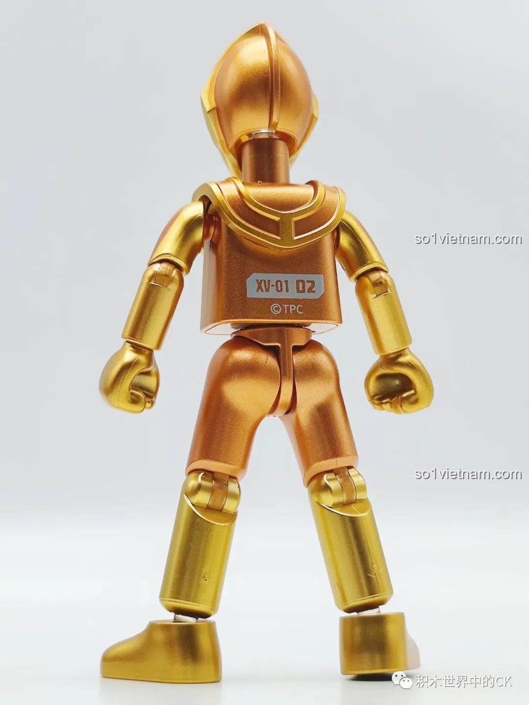 Zero Ultraman Unlimited Form phiên bản vàng kim trong Bộ Sưu Tập Ultraman 2023.