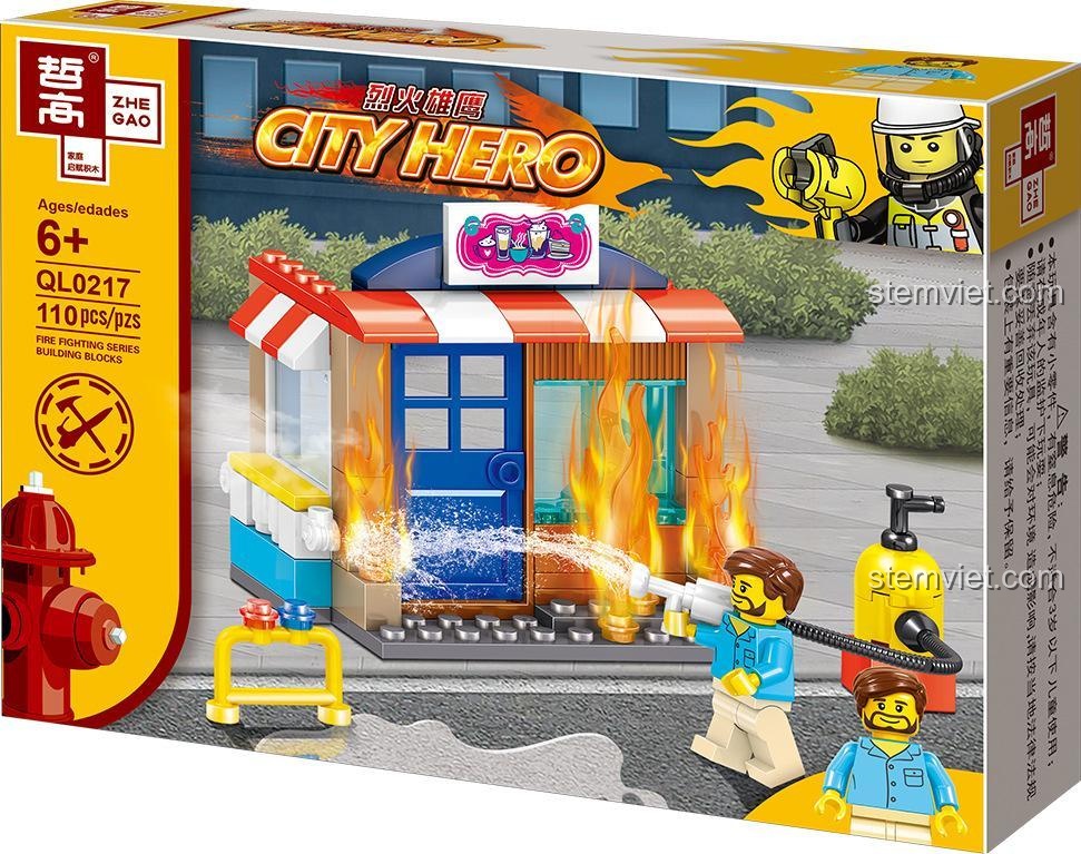 Mô hình cửa hàng cà phê bị cháy, cảnh quan sống động trong bộ đồ chơi cứu hỏa thành phố Zhe Gao QL0217, kích thích trí tưởng tượng của bé trai 6 tuổi.