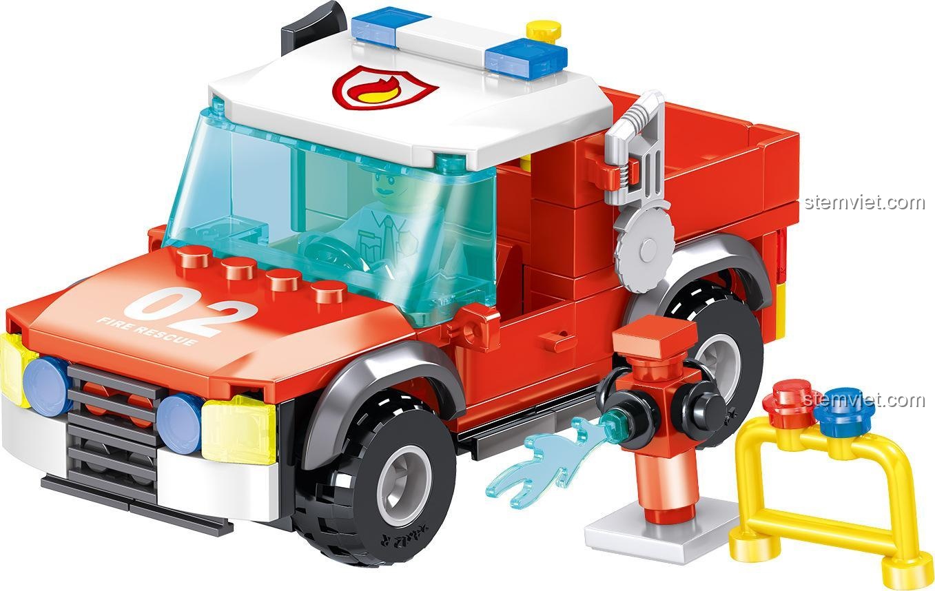 Xe cứu hỏa đầu tiên trong bộ đồ chơi lắp ráp Zhe Gao QL0217, với nhiều mảnh ghép, mang lại trải nghiệm xây dựng thú vị cho bé trai 6 tuổi.