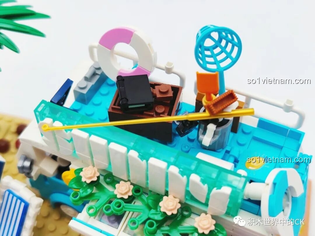 Chi tiết xe kem ZHEGAO 00415, thang lên nóc xe