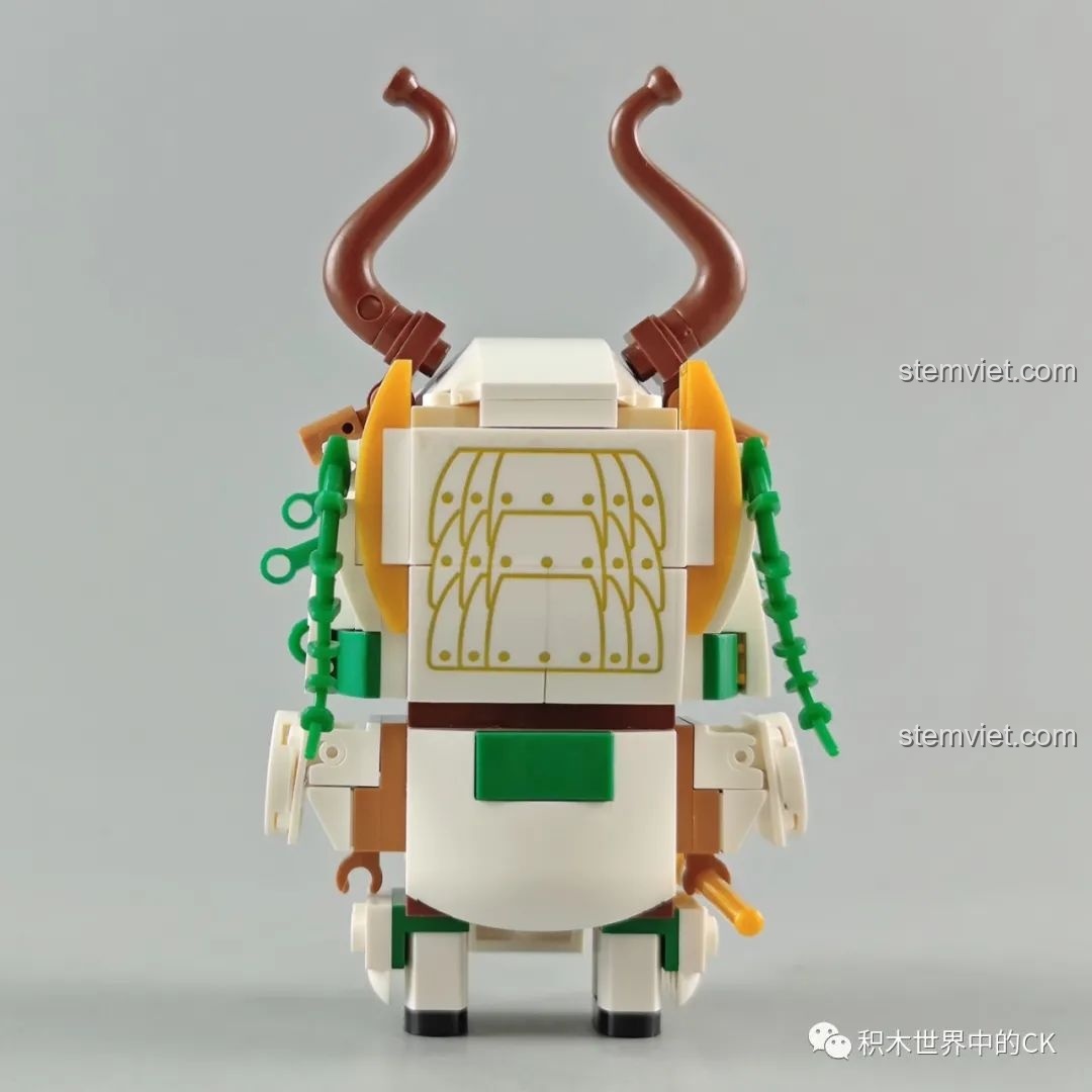 Toàn bộ 6 mô hình đã lắp ráp hoàn chỉnh từ bộ Zhegao CW2001A Mô hình Samurai Thú Cưng, xếp thành hàng.