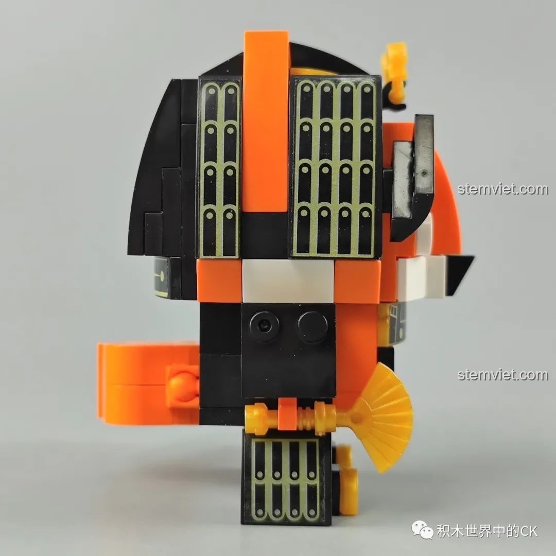 Mô hình Cáo Hanbei từ bộ lắp ráp Zhegao CW2001A Mô hình Samurai Thú Cưng, chụp từ bên hông.