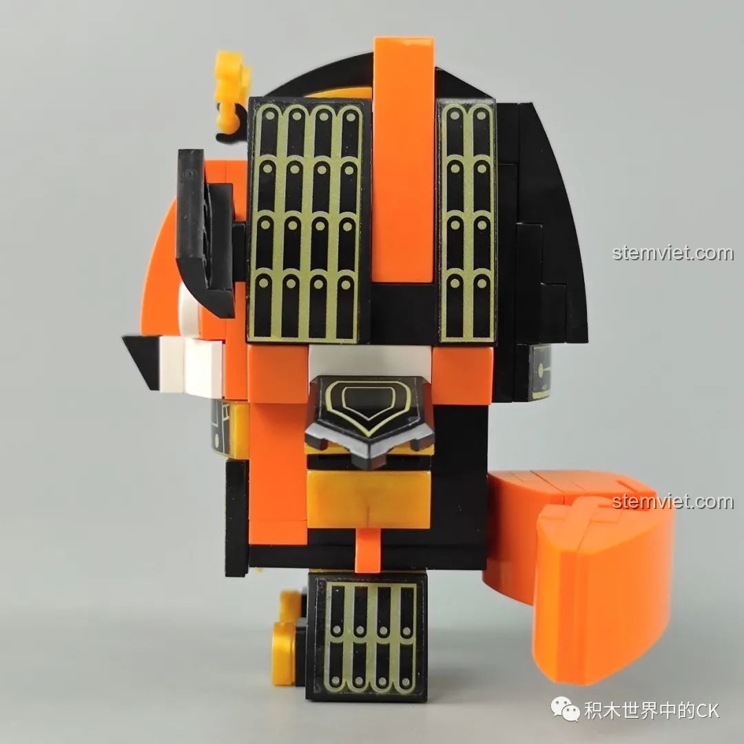 Mô hình Cáo Hanbei từ bộ lắp ráp Zhegao CW2001A Mô hình Samurai Thú Cưng, chụp góc nghiêng bên phải.