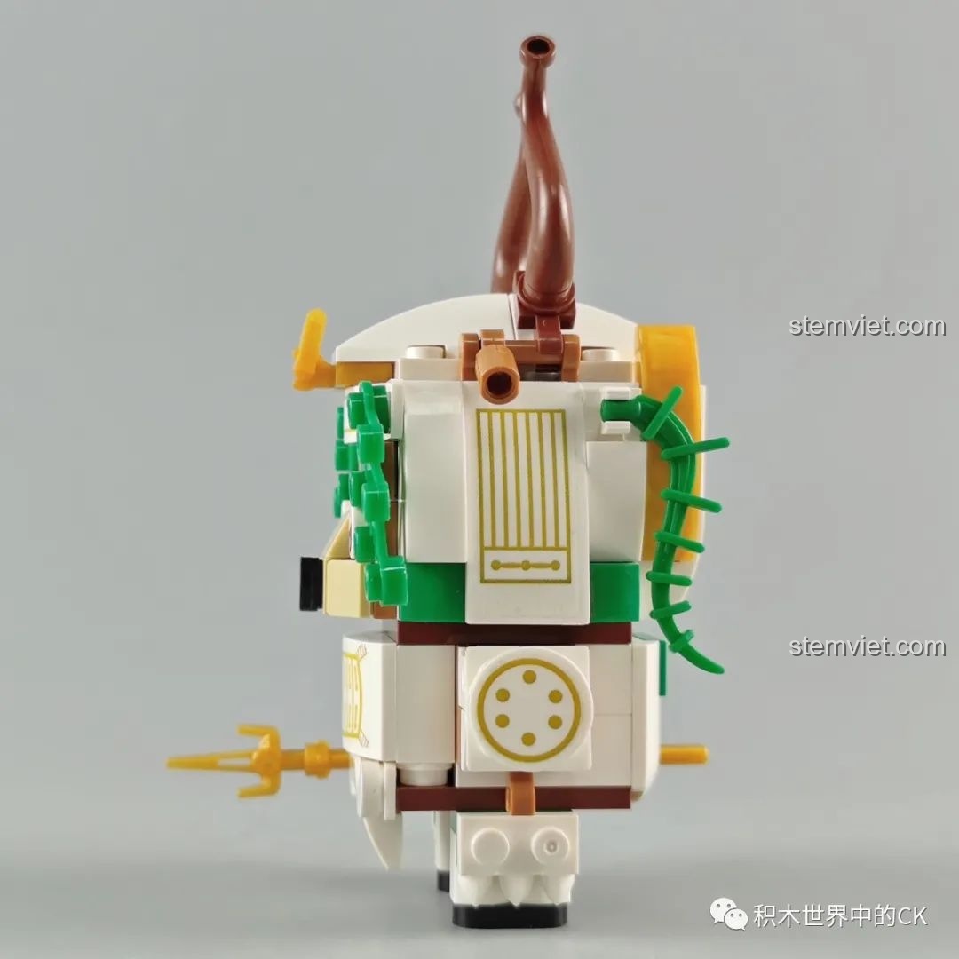 Mô hình Chiến Binh Hươu từ bộ lắp ráp Zhegao CW2001A Mô hình Samurai Thú Cưng, chụp từ bên hông.